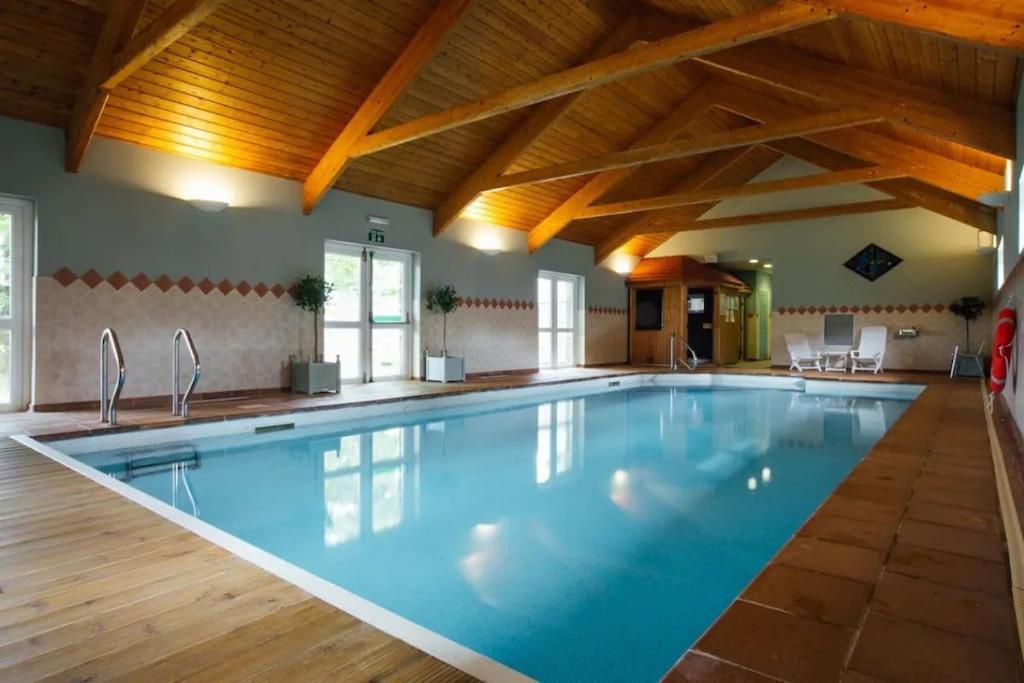 Barn Cottage - Family-Friendly Cottage With Heated Indoor Pool 哈佛威斯特 外观 照片