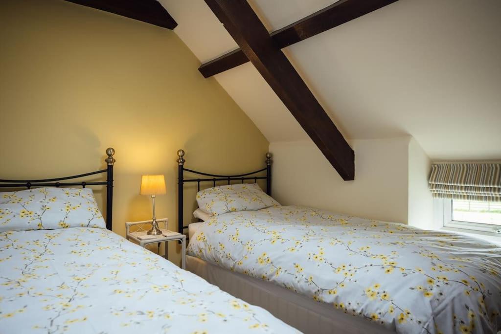 Barn Cottage - Family-Friendly Cottage With Heated Indoor Pool 哈佛威斯特 外观 照片