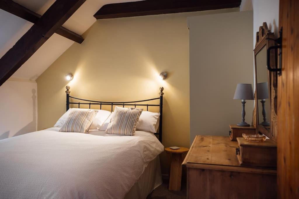 Barn Cottage - Family-Friendly Cottage With Heated Indoor Pool 哈佛威斯特 外观 照片