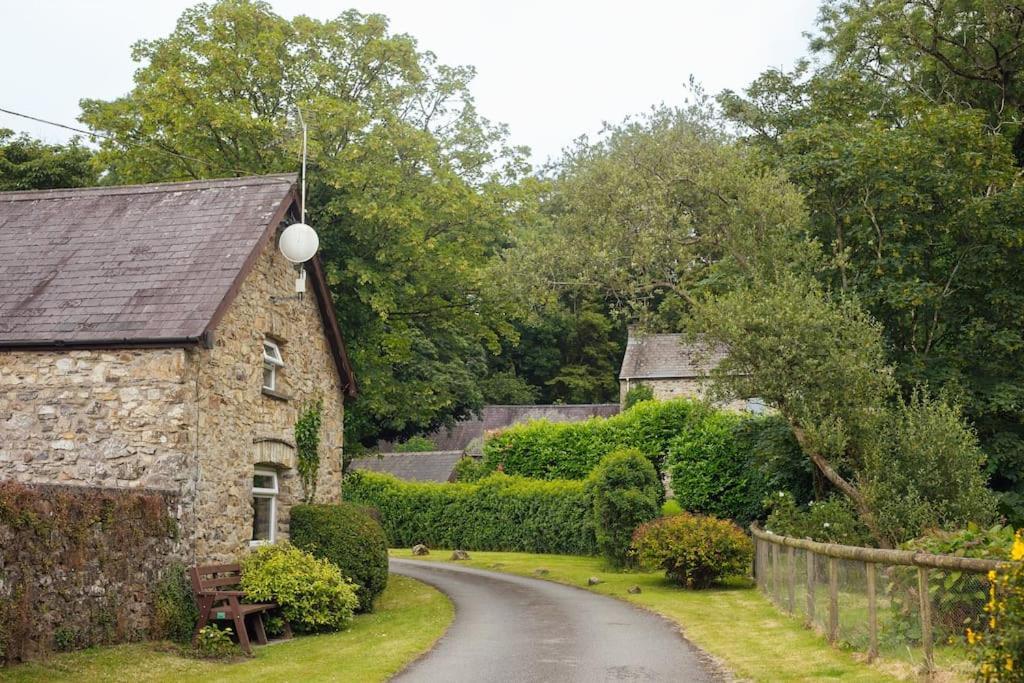Barn Cottage - Family-Friendly Cottage With Heated Indoor Pool 哈佛威斯特 外观 照片