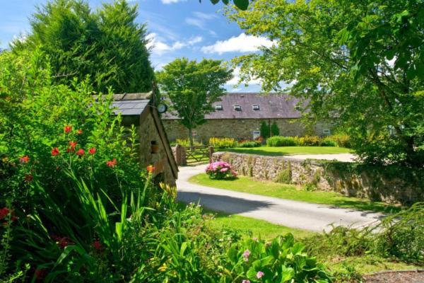 Barn Cottage - Family-Friendly Cottage With Heated Indoor Pool 哈佛威斯特 外观 照片